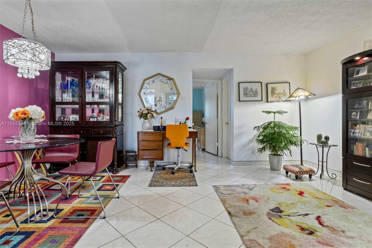 501 Blue Heron Dr, Unit 202-A, Hallandale Beach, FL 33009 Photo