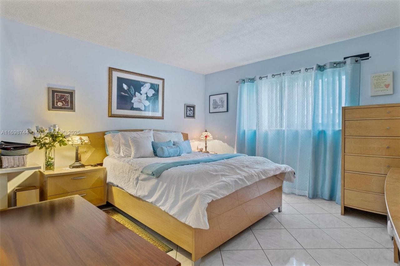 501 Blue Heron Dr, Unit 202-A, Hallandale Beach, FL 33009 Photo