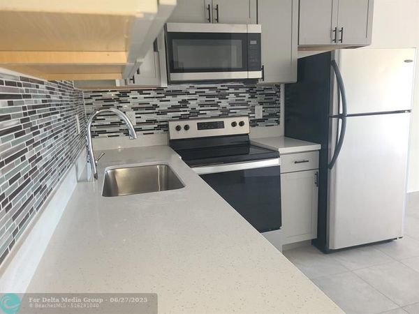 2719 Lincoln Street, Unit 4, Hollywood, FL 33020