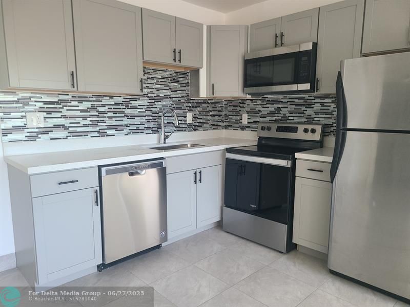 2719 Lincoln Street, Unit 4, Hollywood, FL 33020 Photo