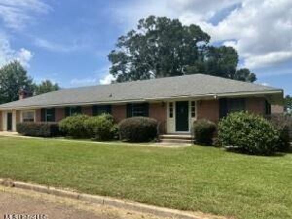 3500 Peachtree Drive, Natchez, MS 39120
