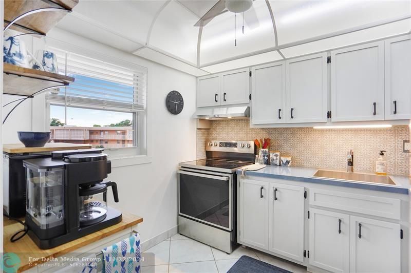 3051 NW 46th Avenue, Unit 407, Lauderdale Lakes, FL 33313 Photo