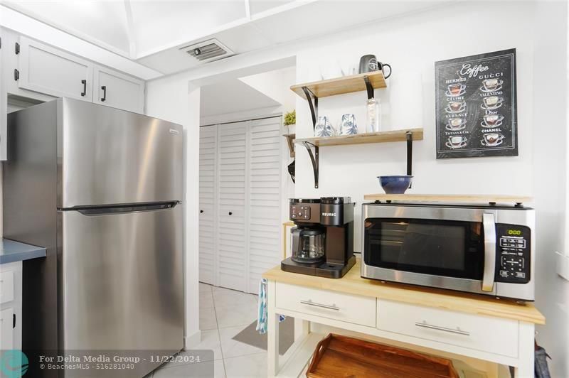 3051 NW 46th Avenue, Unit 407, Lauderdale Lakes, FL 33313 Photo