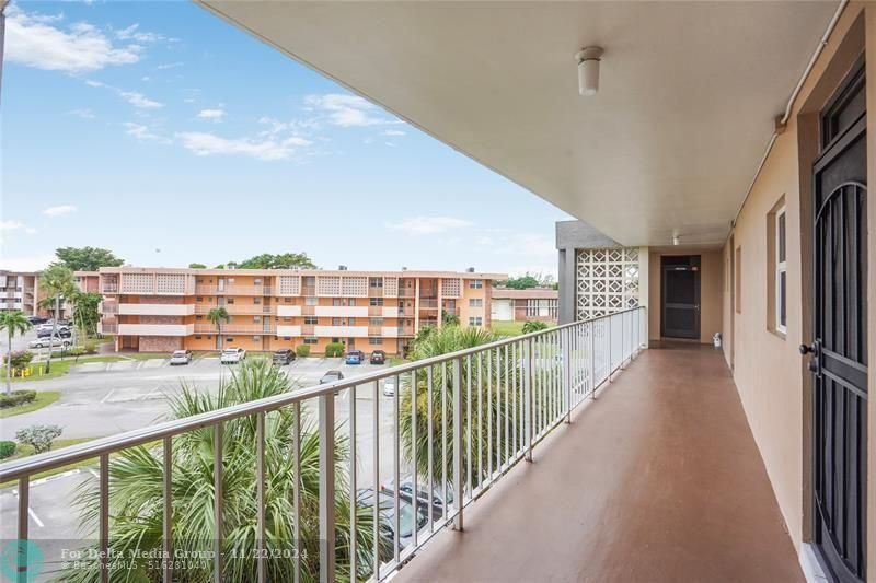 3051 NW 46th Avenue, Unit 407, Lauderdale Lakes, FL 33313 Photo