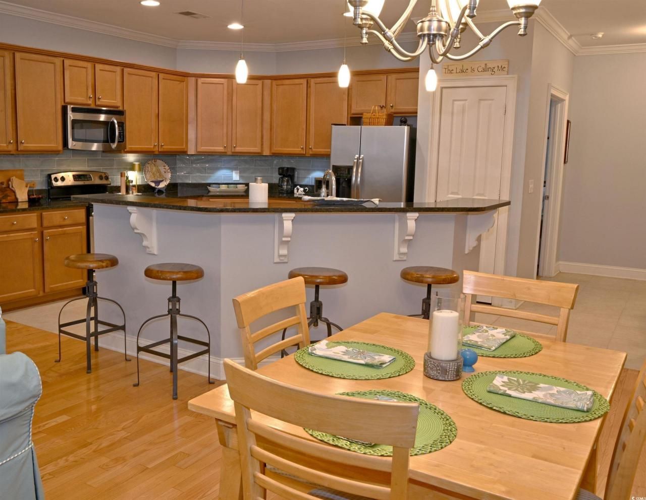 1090 Bridgeview Lane Photo 9