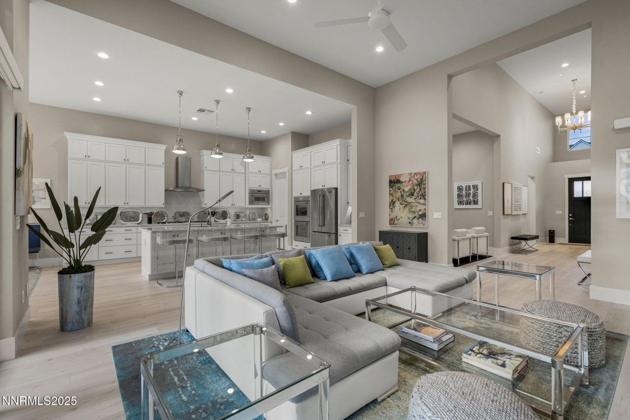 718 W Pleasant Oak Trail, Reno, NV 89511 Photo