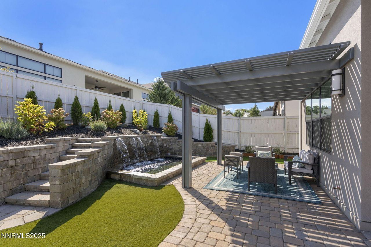 718 W Pleasant Oak Trail, Reno, NV 89511 Photo