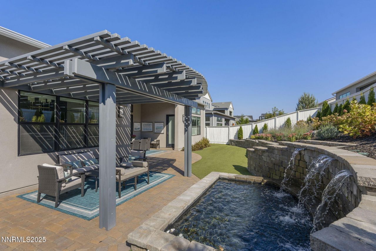 718 W Pleasant Oak Trail, Reno, NV 89511 Photo