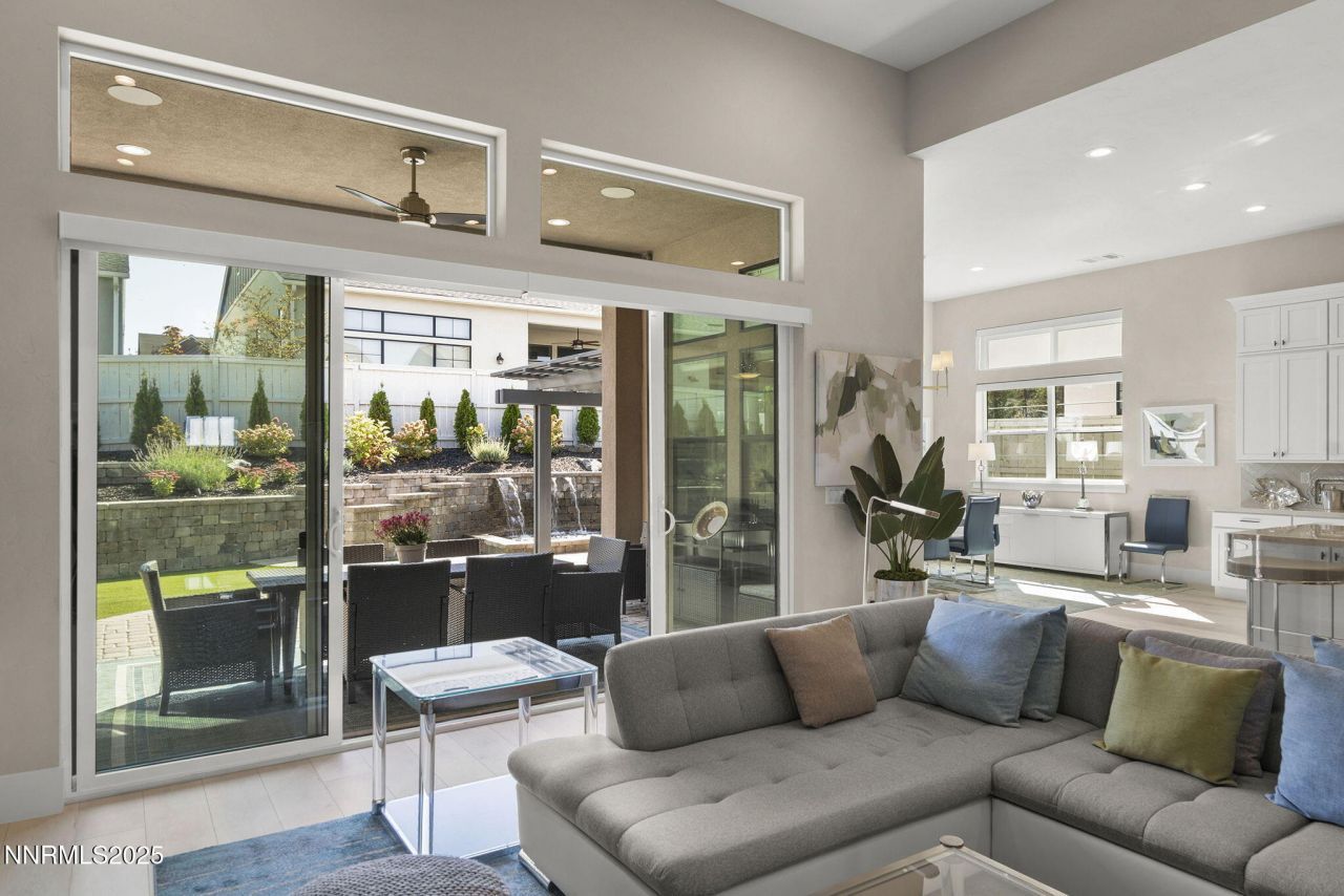 718 W Pleasant Oak Trail, Reno, NV 89511 Photo