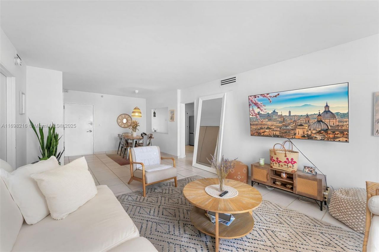 5700 Collins Ave, Unit 5B, Miami Beach, FL 33140 Photo