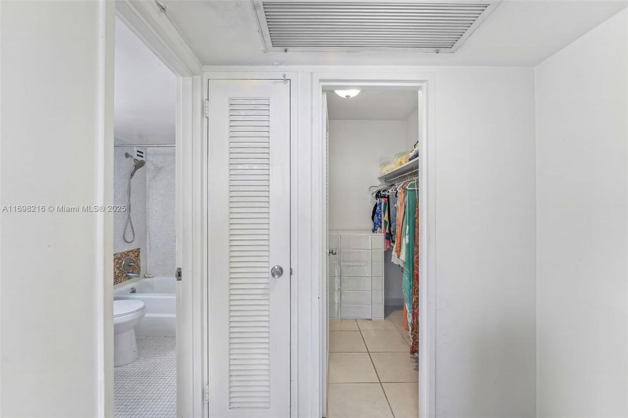 5700 Collins Ave, Unit 5B, Miami Beach, FL 33140 Photo