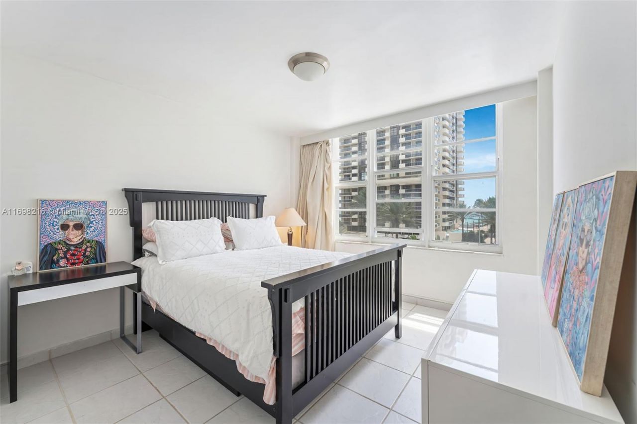 5700 Collins Ave, Unit 5B, Miami Beach, FL 33140 Photo