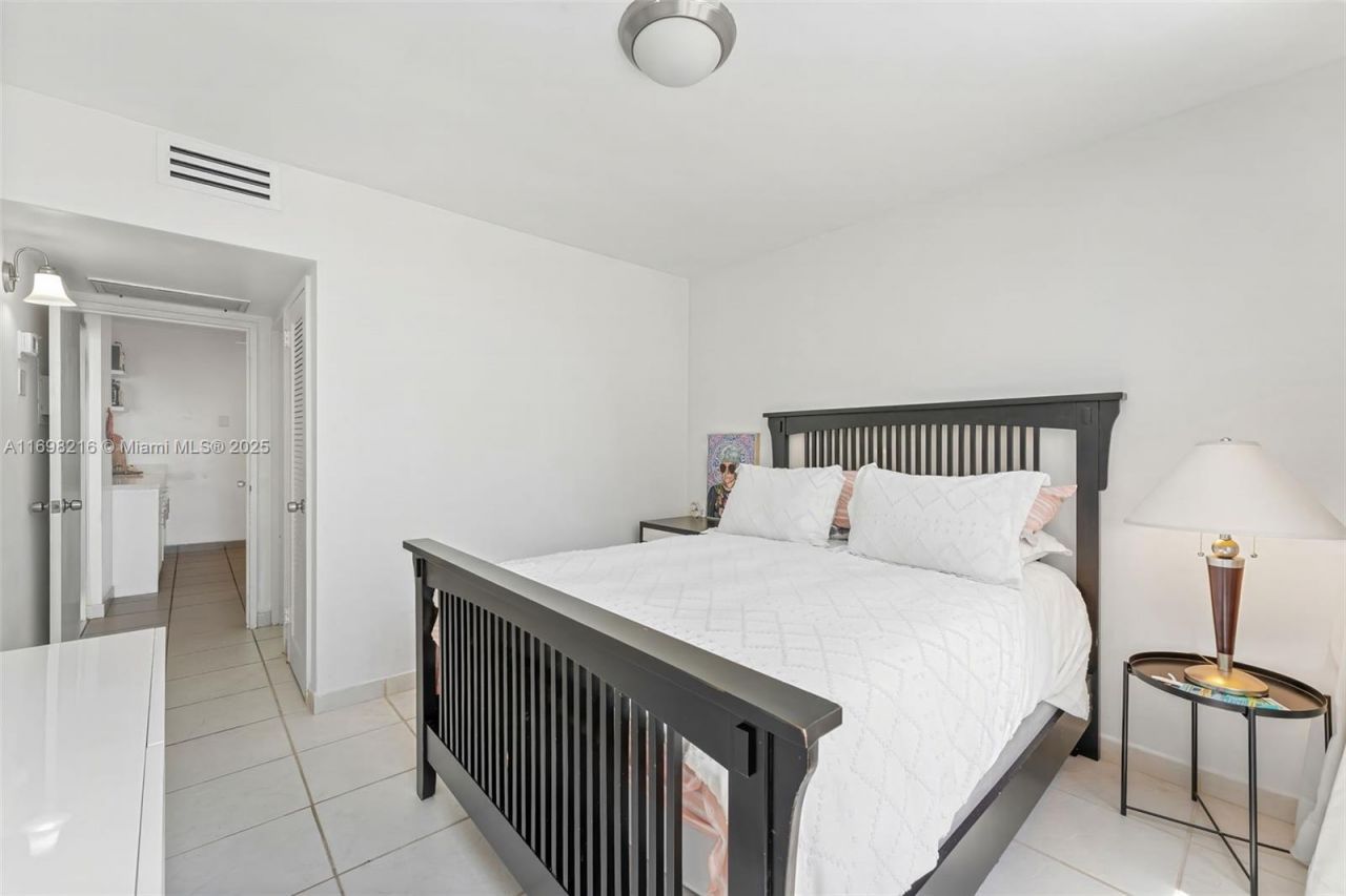 5700 Collins Ave, Unit 5B, Miami Beach, FL 33140 Photo