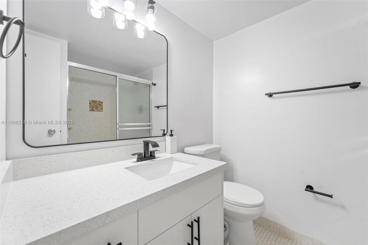 5700 Collins Ave, Unit 5B, Miami Beach, FL 33140 Photo