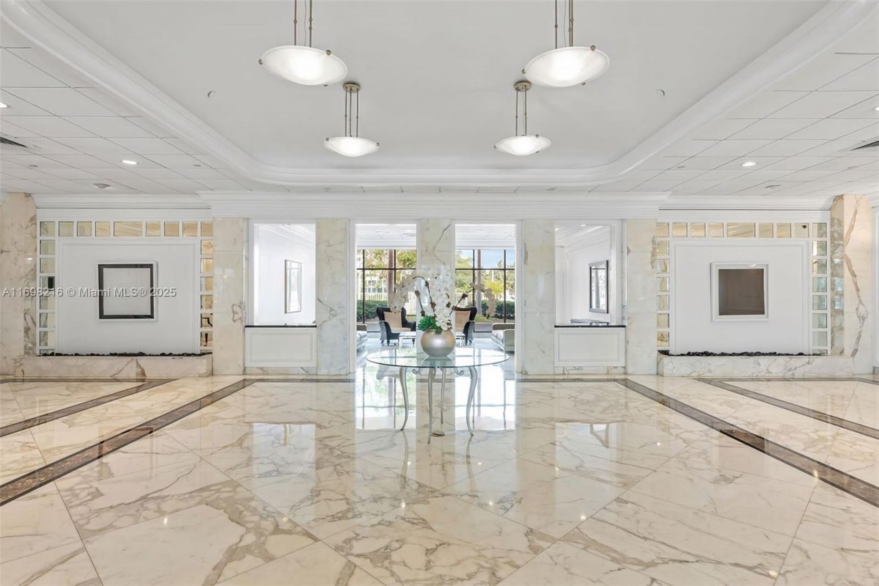 5700 Collins Ave, Unit 5B, Miami Beach, FL 33140 Photo