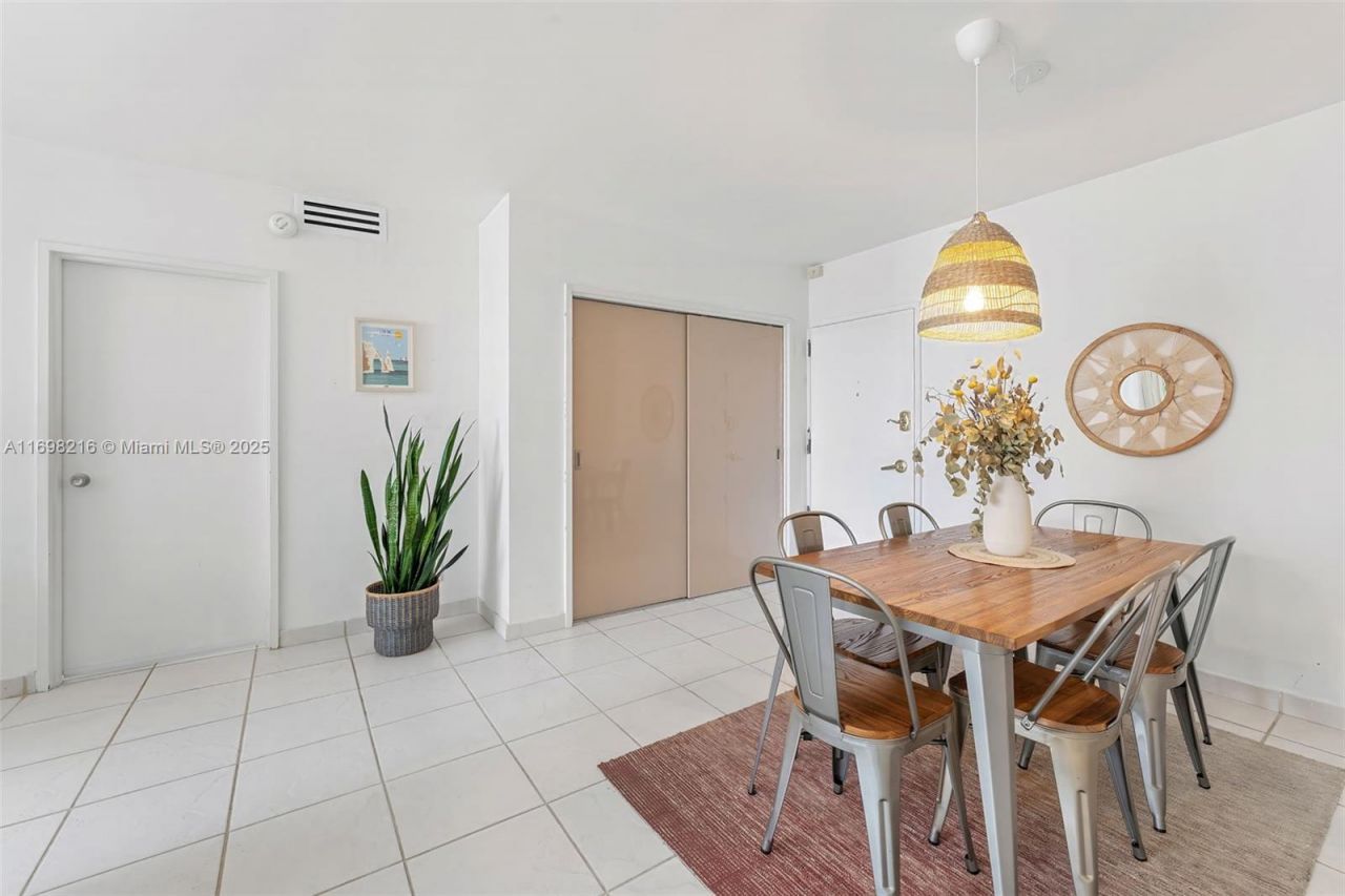 5700 Collins Ave, Unit 5B, Miami Beach, FL 33140 Photo