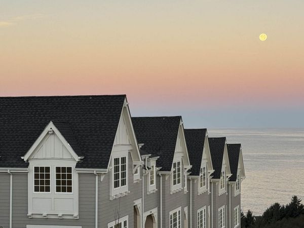 1152 NE Seascape Avenue, Unit 13, Depoe Bay, OR 97341