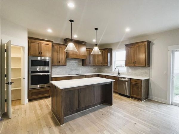 23659 W 125th Terrace, Olathe, KS 66061