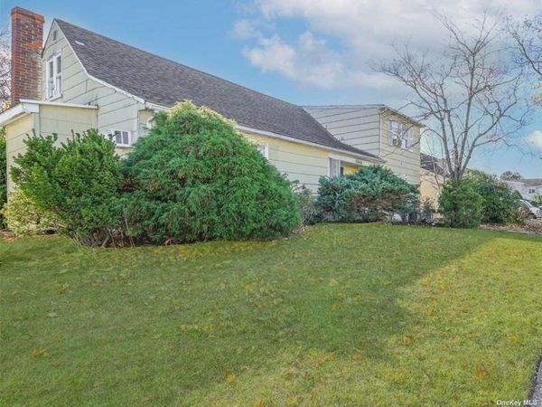 2666 Lexington Avenue, East Meadow, NY 11554