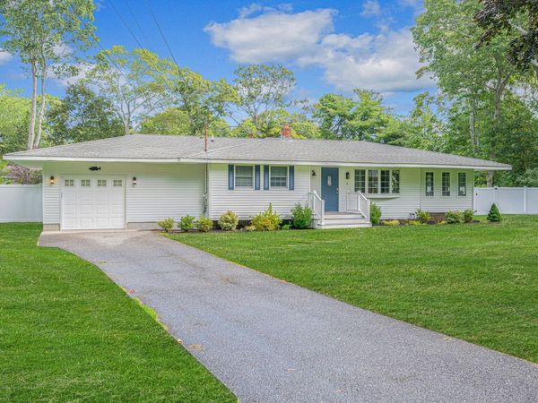 6 Rolling Hill Road, Hampton Bays, NY 11946