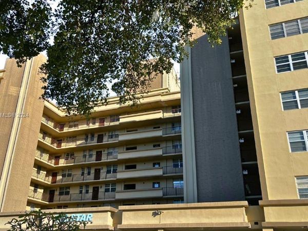 1811 Jefferson St, Unit 705, Hollywood, FL 33020