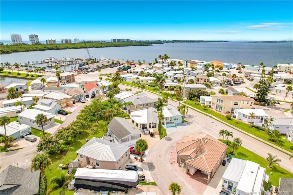 691 Nettles Boulevard, Jensen Beach, FL 34957 Photo