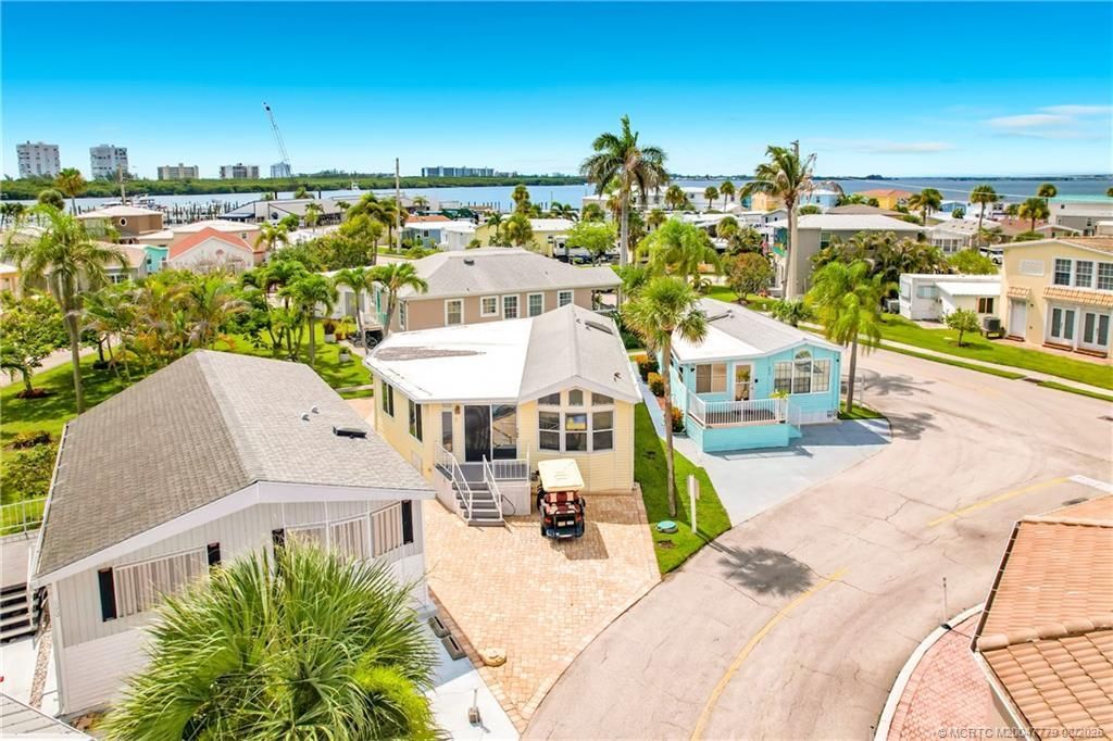 691 Nettles Boulevard, Jensen Beach, FL 34957 Photo