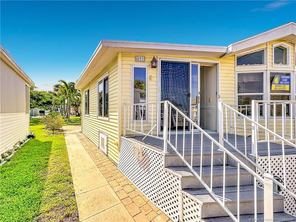 691 Nettles Boulevard, Jensen Beach, FL 34957 Photo