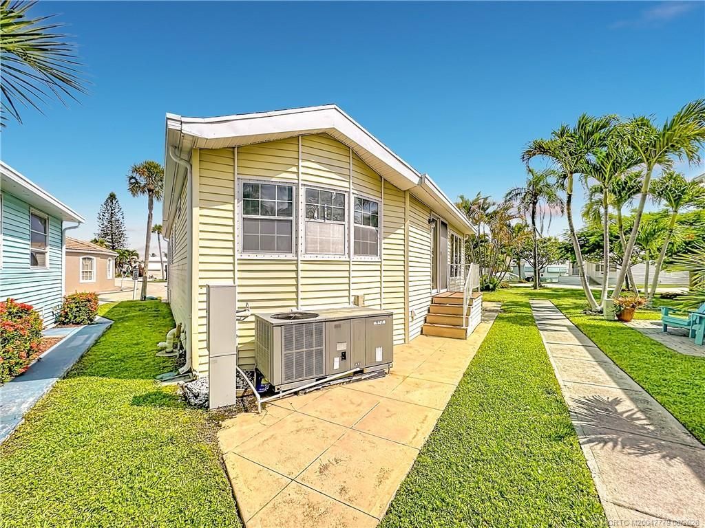 691 Nettles Boulevard, Jensen Beach, FL 34957 Photo