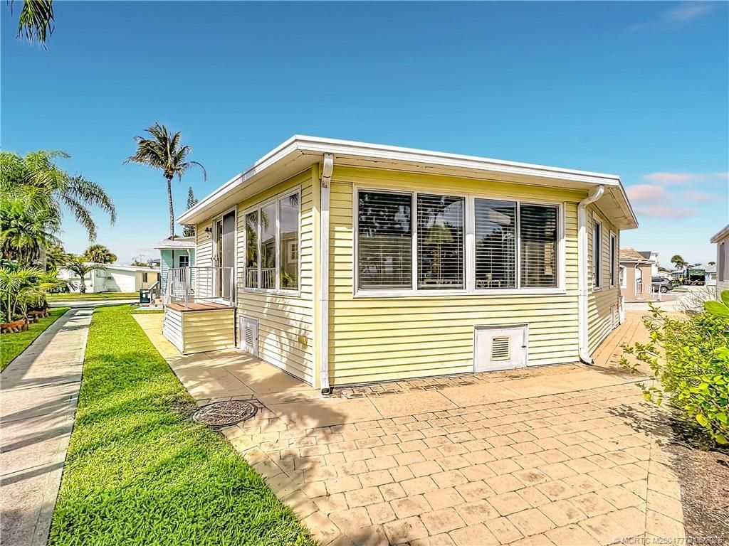 691 Nettles Boulevard, Jensen Beach, FL 34957 Photo