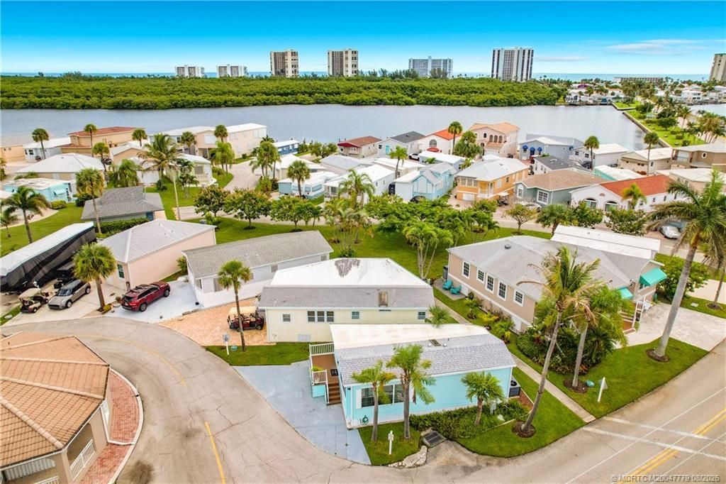 691 Nettles Boulevard, Jensen Beach, FL 34957 Photo