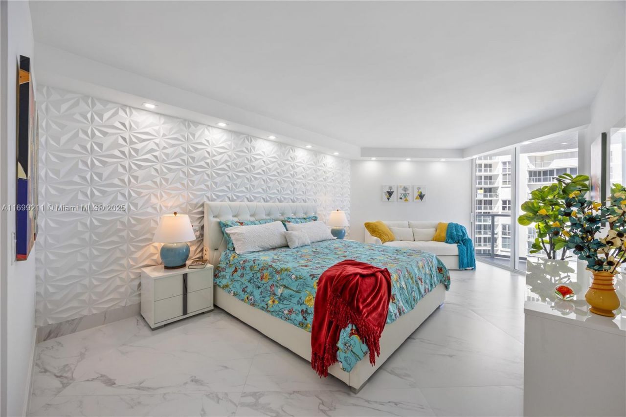 16445 Collins Ave, Unit 1126, Sunny Isles Beach, FL 33160 Photo