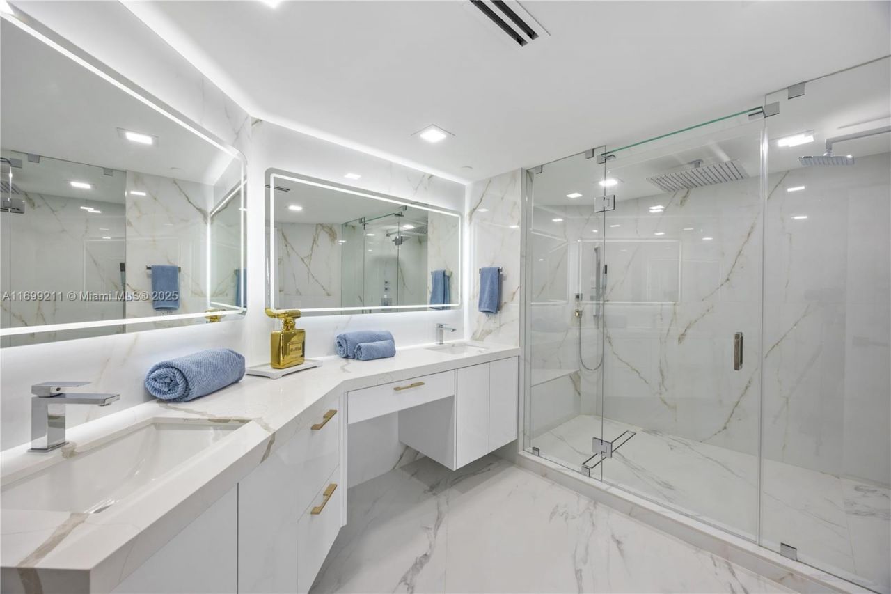 16445 Collins Ave, Unit 1126, Sunny Isles Beach, FL 33160 Photo