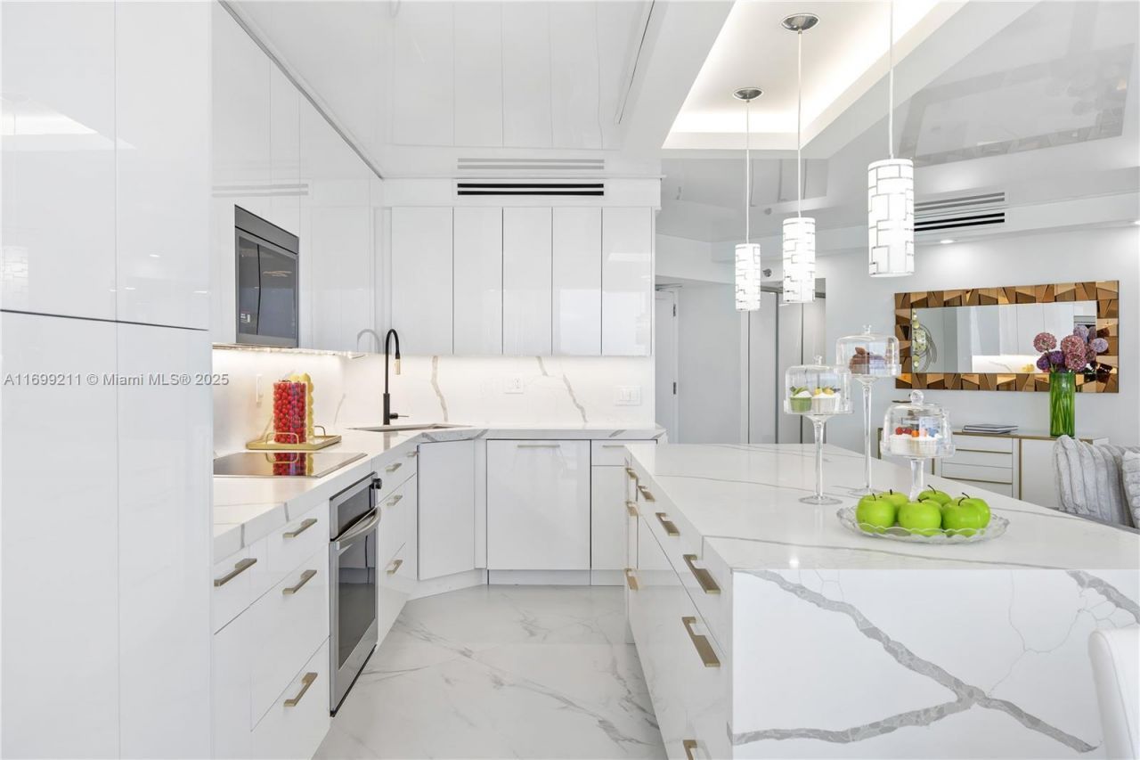 16445 Collins Ave, Unit 1126, Sunny Isles Beach, FL 33160 Photo