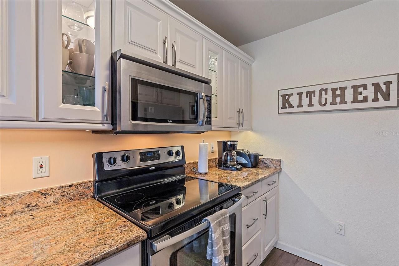 850 S Tamiami Trail, Unit 725, Sarasota, FL 34236 Photo