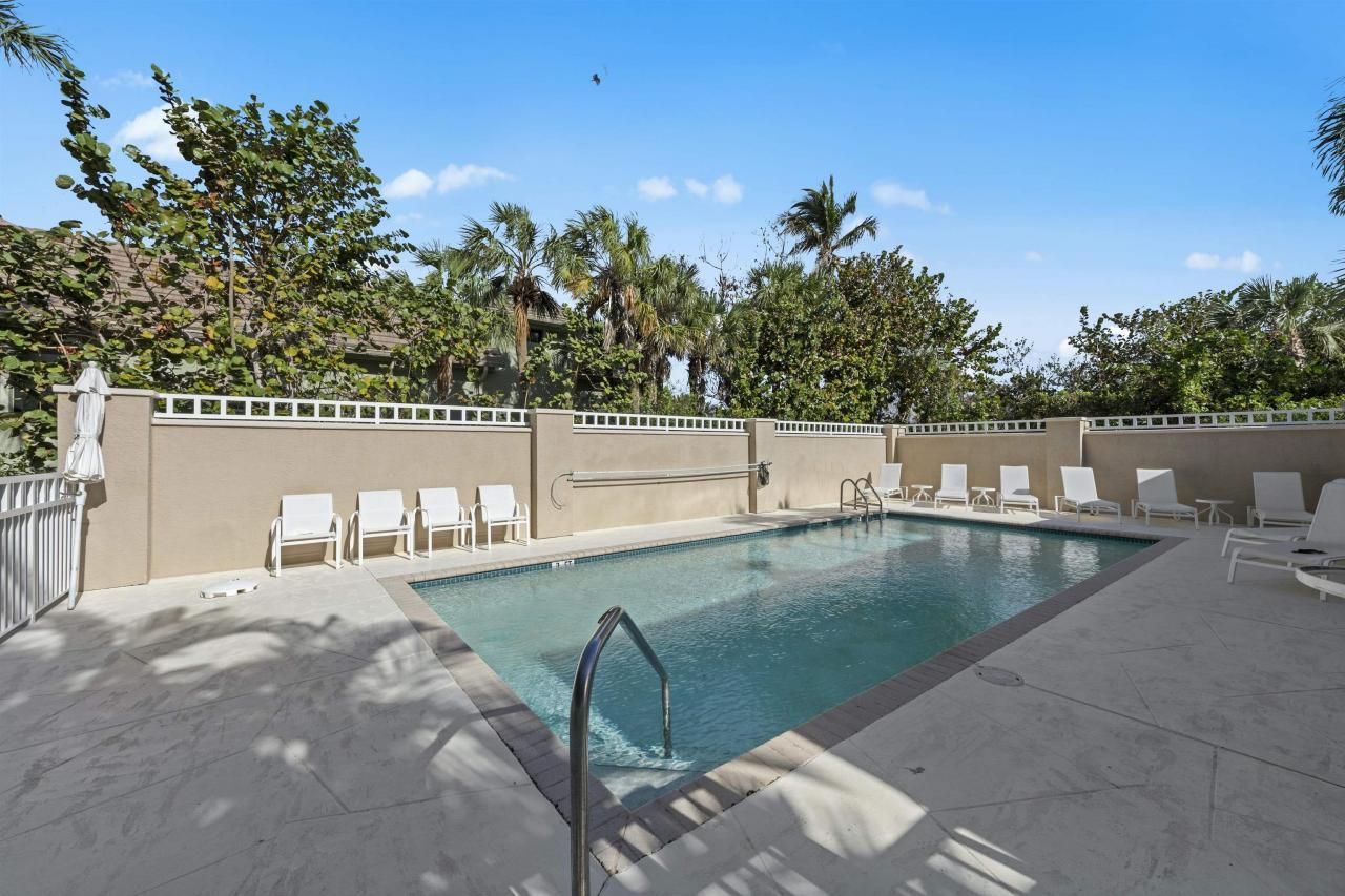 5681 Baltusrol Ct, Unit 2B, Sanibel, FL 33957 Photo