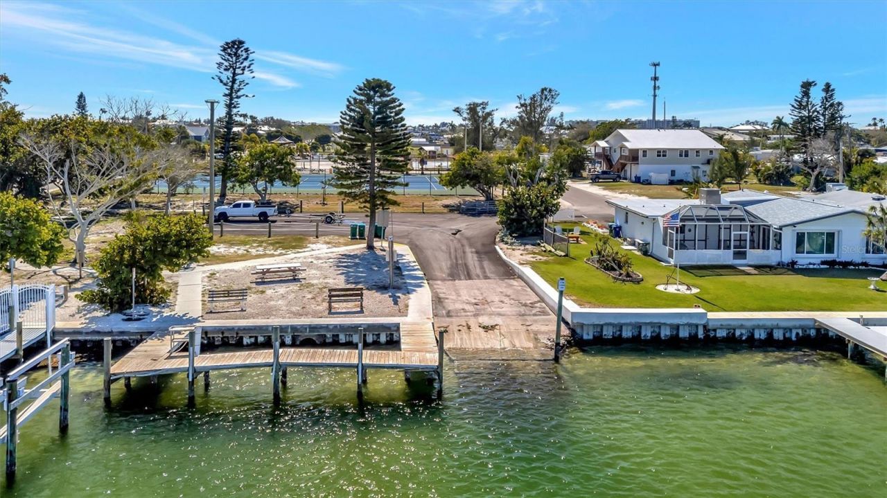 23 Seaside Court, Holmes Beach, FL 34217 Photo