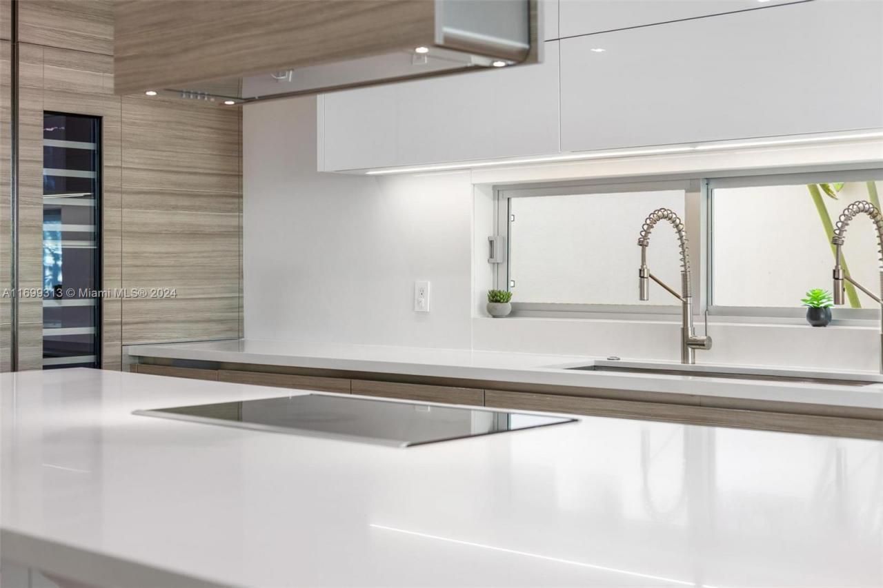 323 Atlantic Ave, Unit Na, Sunny Isles Beach, FL 33160 Photo