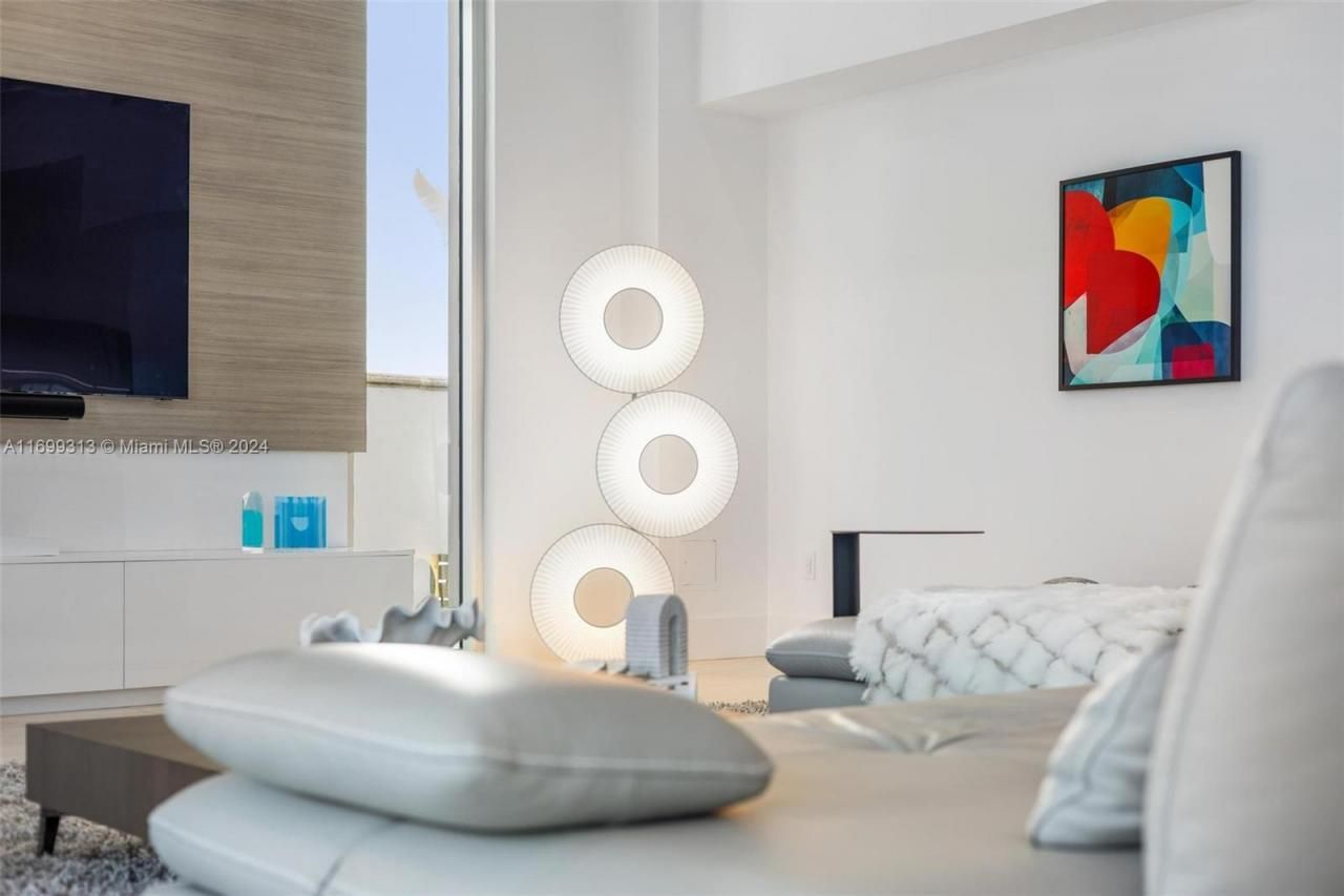 323 Atlantic Ave, Unit Na, Sunny Isles Beach, FL 33160 Photo