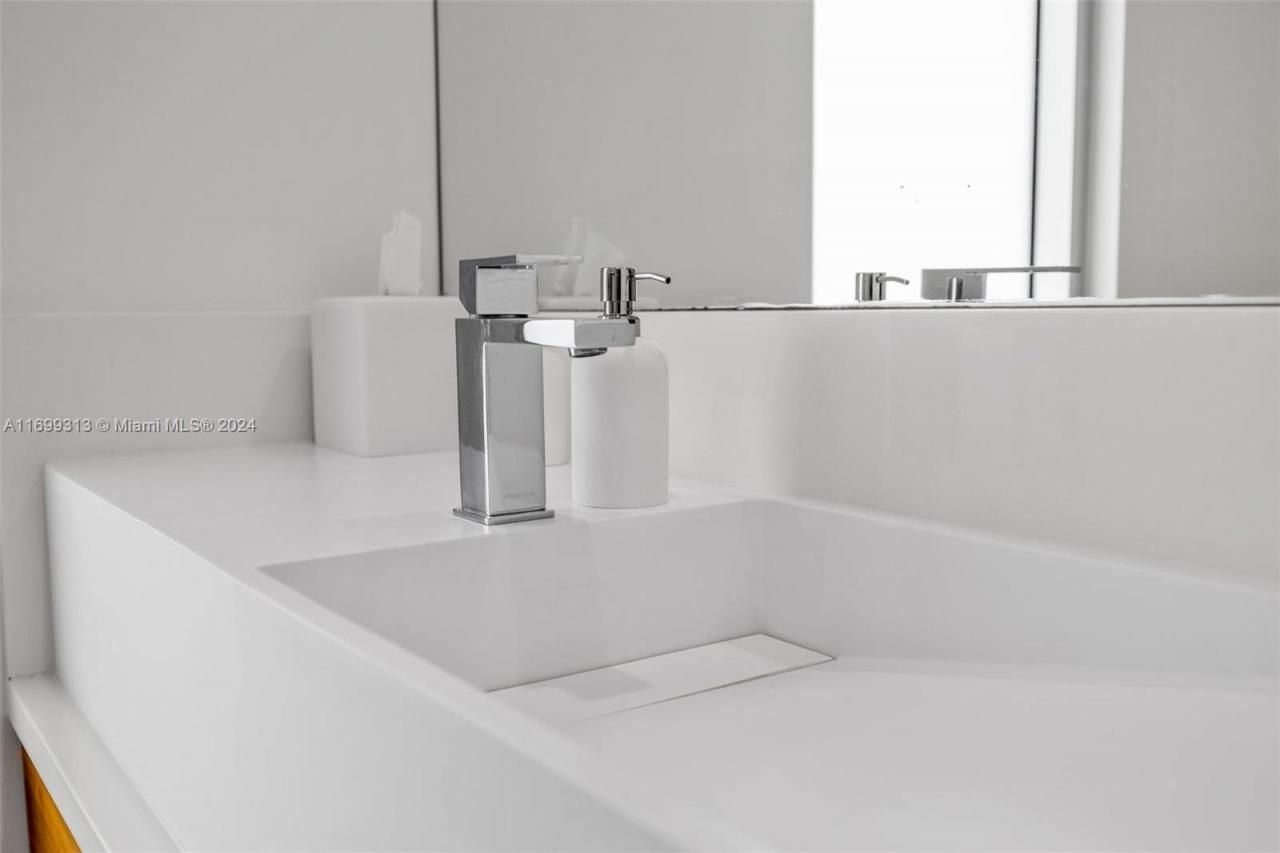 323 Atlantic Ave, Unit Na, Sunny Isles Beach, FL 33160 Photo