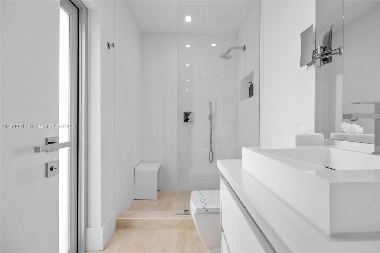 323 Atlantic Ave, Unit Na, Sunny Isles Beach, FL 33160 Photo