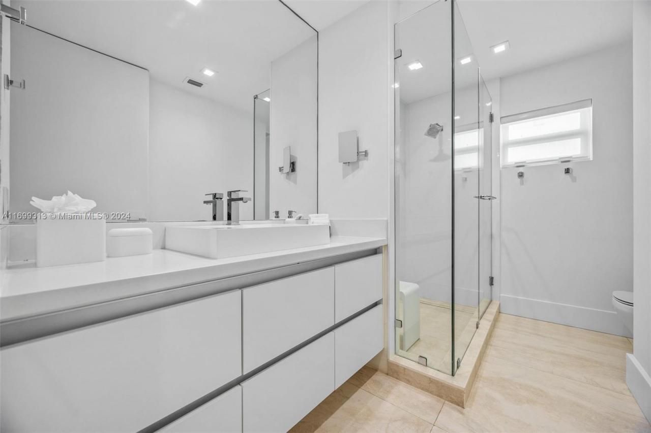 323 Atlantic Ave, Unit Na, Sunny Isles Beach, FL 33160 Photo