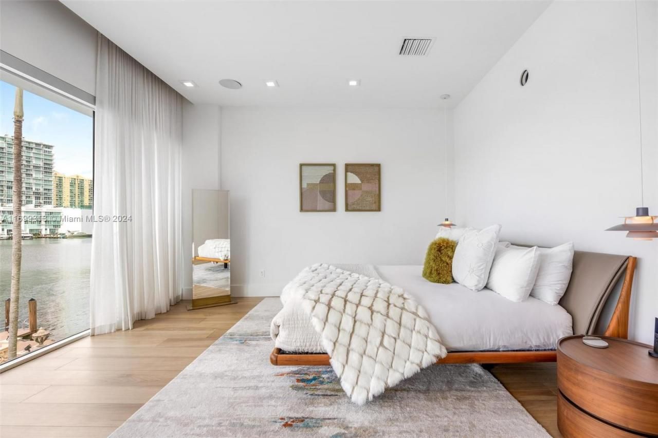 323 Atlantic Ave, Unit Na, Sunny Isles Beach, FL 33160 Photo