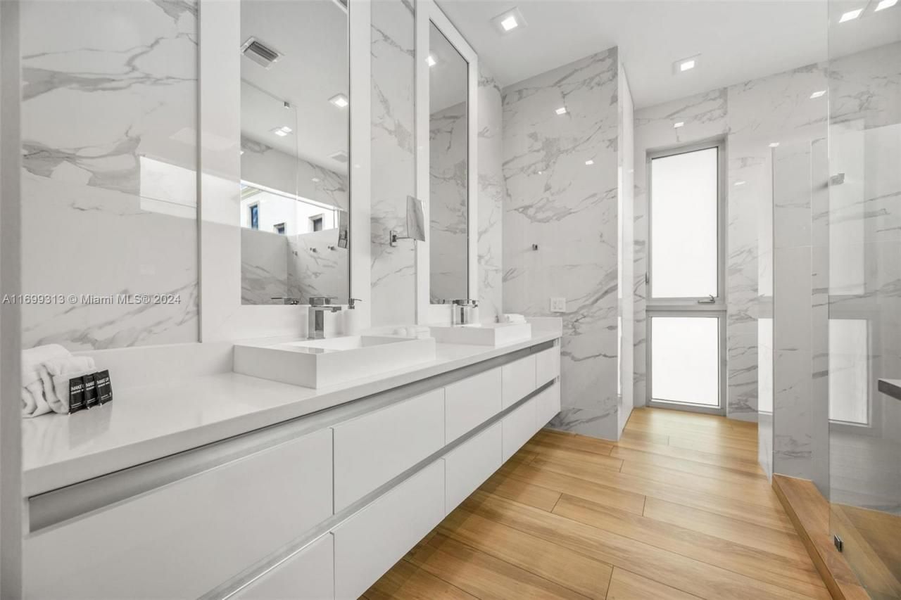 323 Atlantic Ave, Unit Na, Sunny Isles Beach, FL 33160 Photo