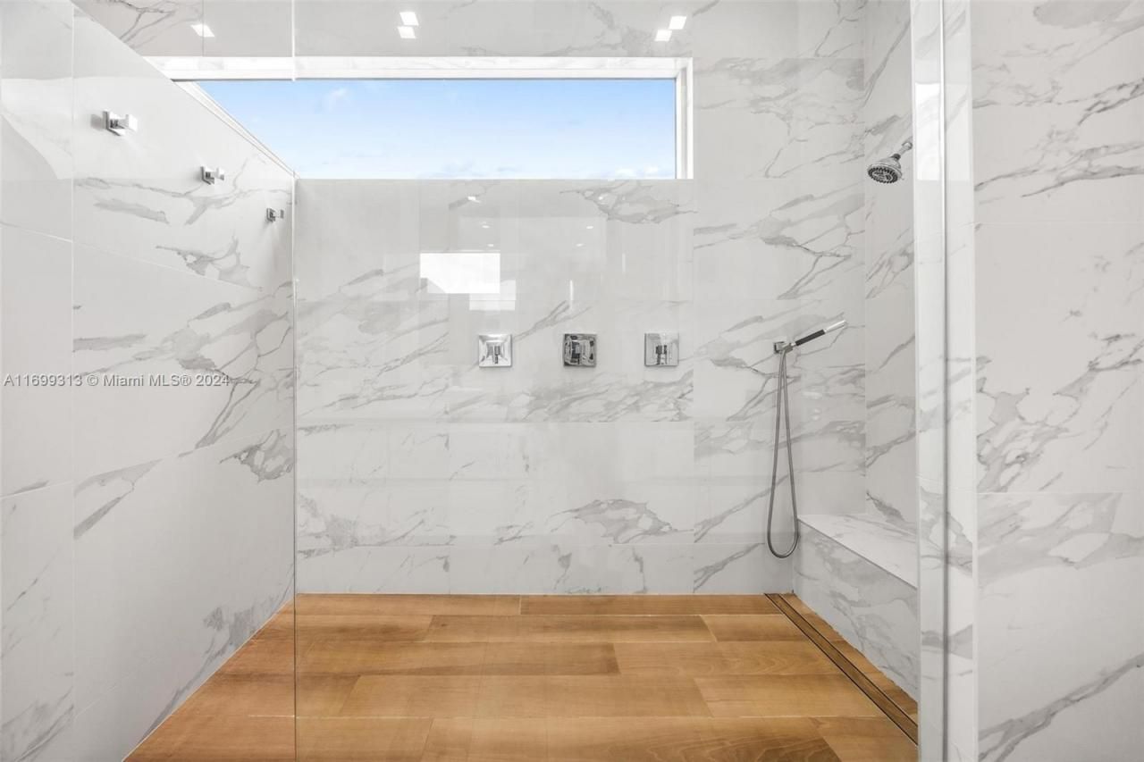 323 Atlantic Ave, Unit Na, Sunny Isles Beach, FL 33160 Photo