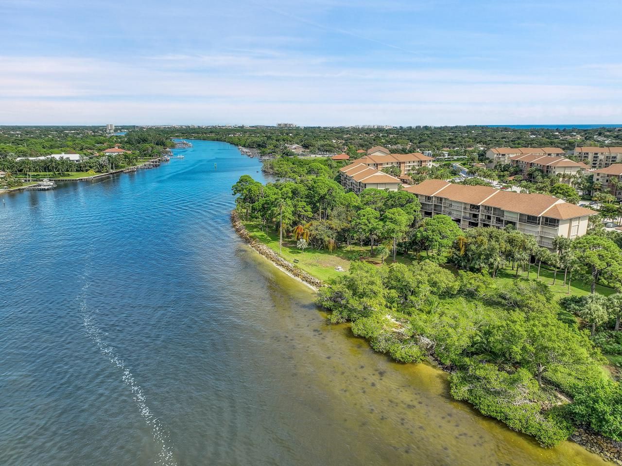 2001 Marina Isle 203 Way, Unit 203, Jupiter, FL 33477 Photo