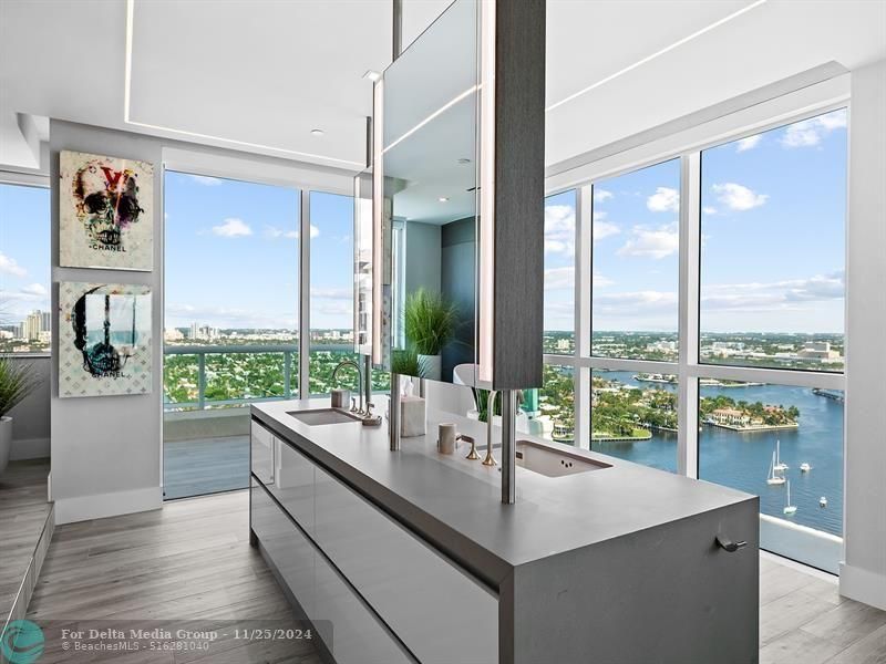 101 S Fort Lauderdale Beach Boulevard, Unit 2905, Fort Lauderdale, FL 33316 Photo