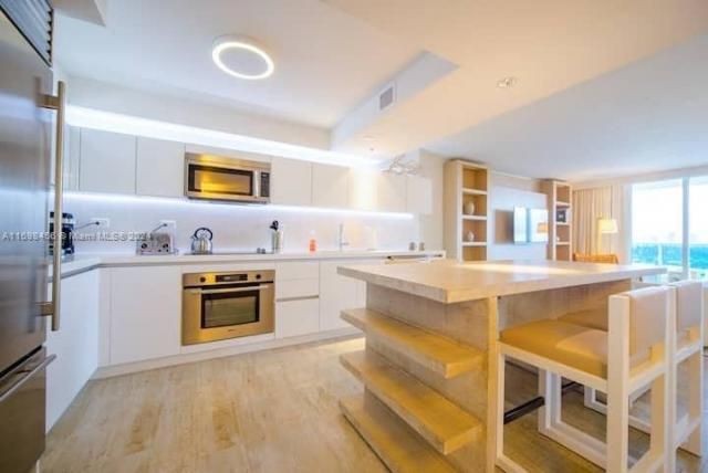 102 24th St, Unit 1421, Miami Beach, FL 33139 Photo