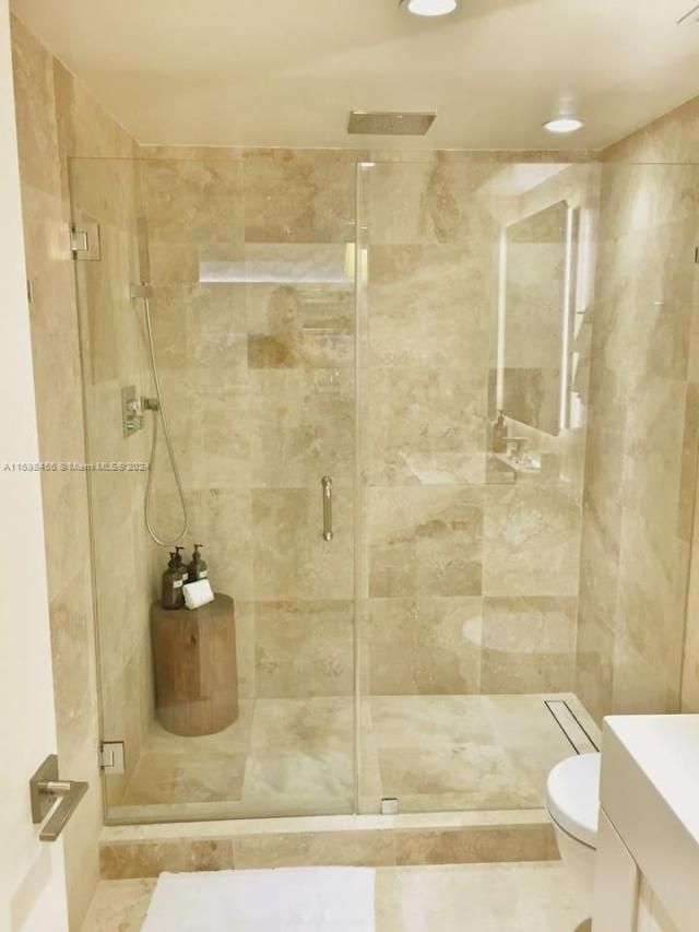 102 24th St, Unit 1421, Miami Beach, FL 33139 Photo