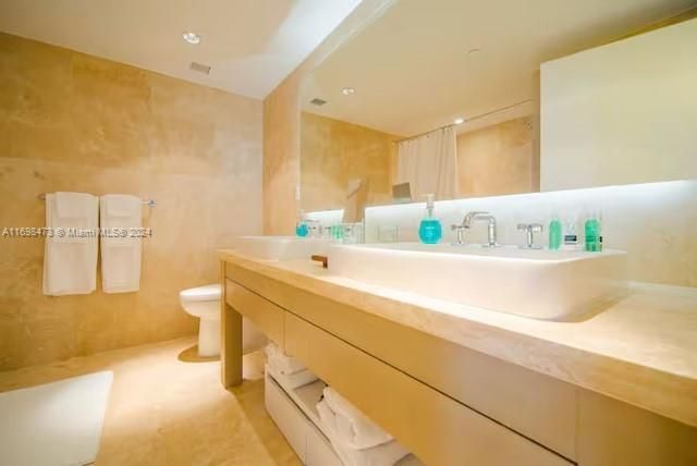 102 24th St, Unit 1021, Miami Beach, FL 33139 Photo